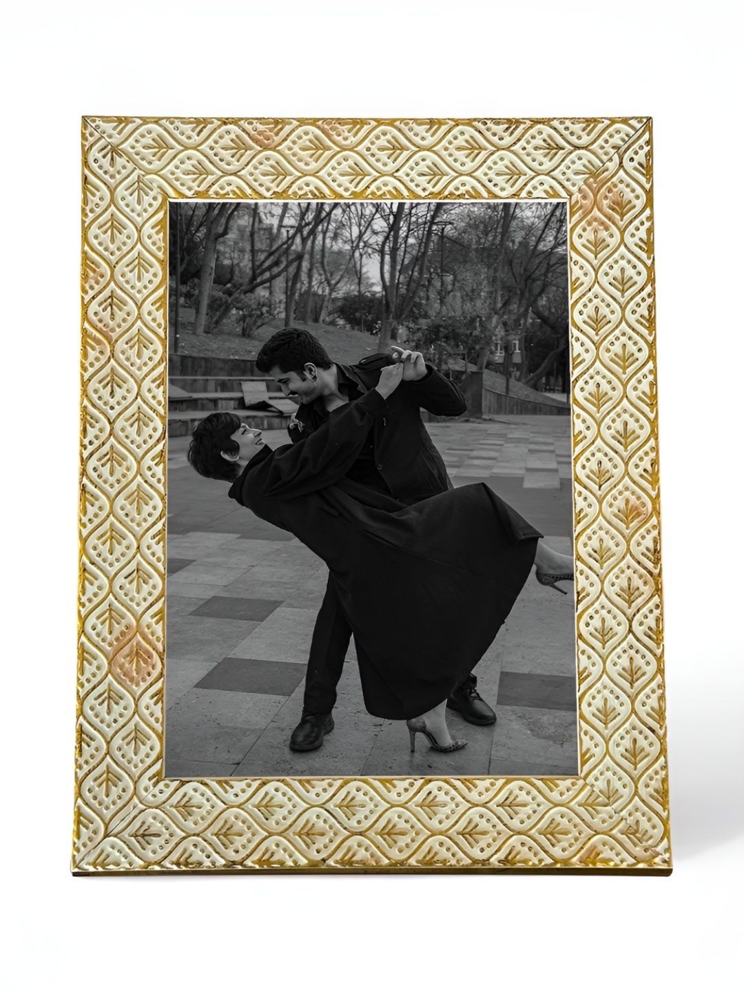 

Art Street Unisex Beige 1 Pieces Wood Table Photo Frames