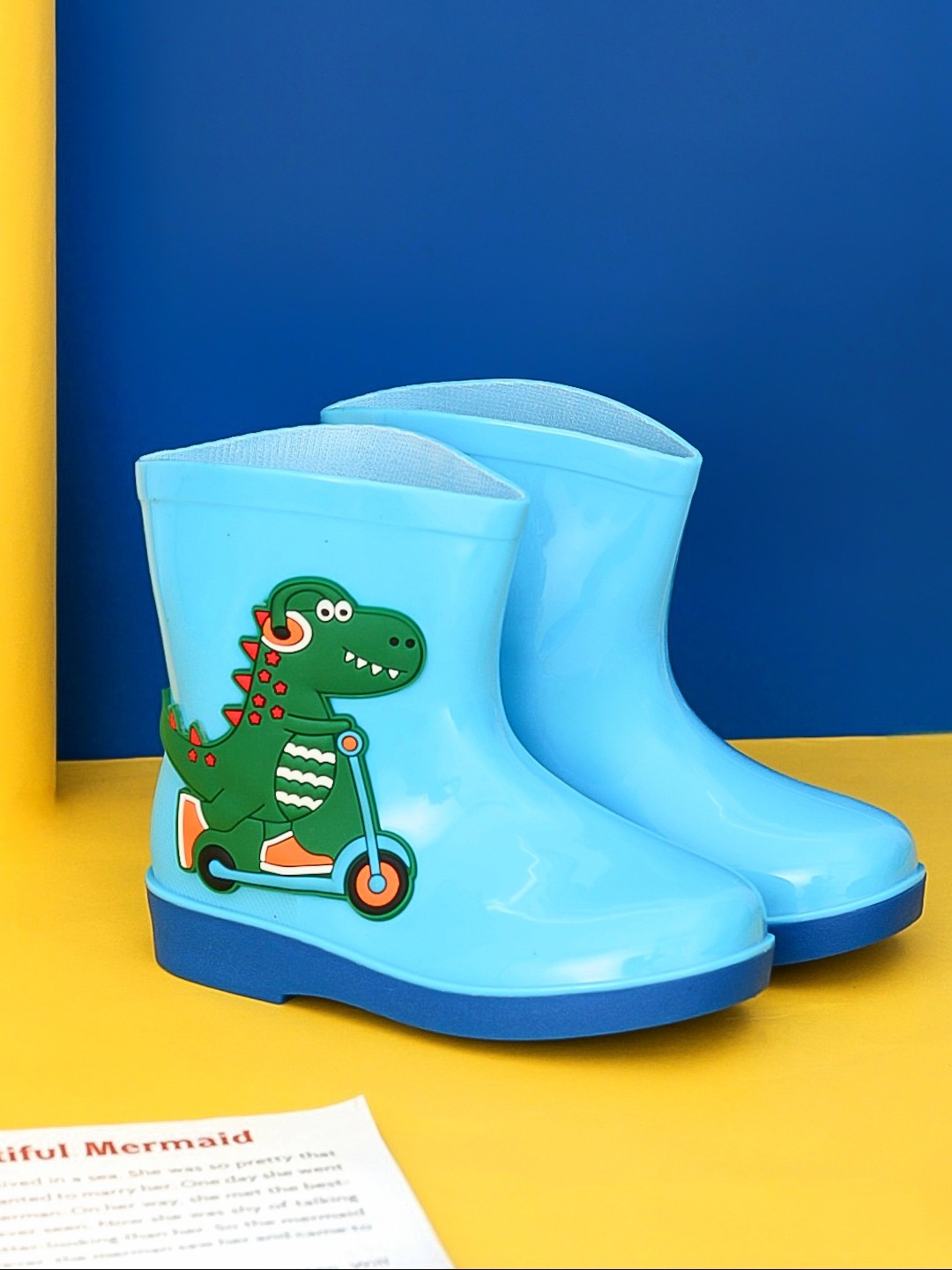 

Yellow Bee Boys Mid-Top Dino Themed Rain Boots, Blue