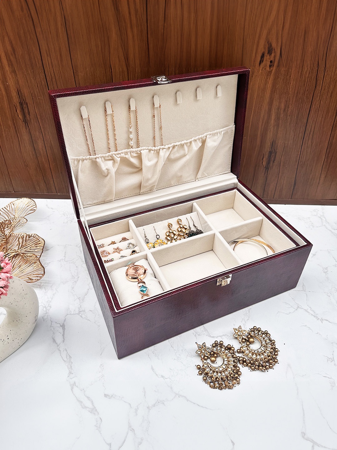 

La Trove Maroon Set of 1 Regular Jewellery Organiser Organisers