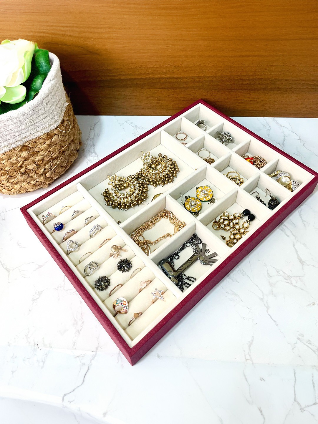 

La Trove Maroon Set of 1 Regular Jewellery Organiser Organisers