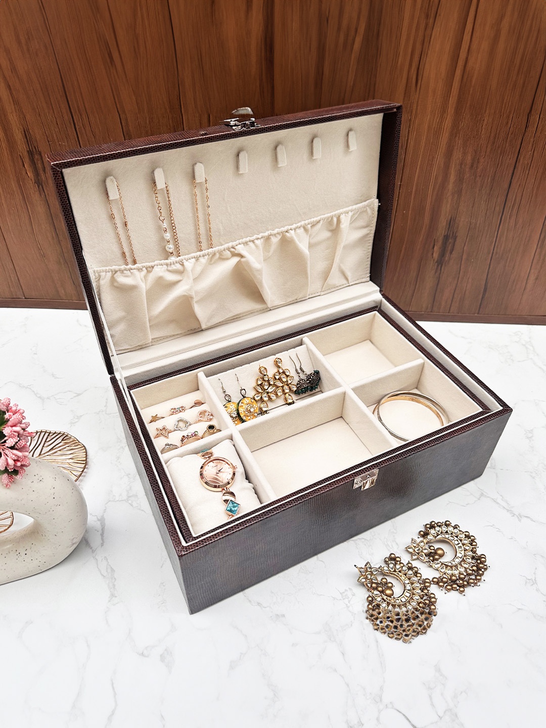 

La Trove Brown Set of 1 Regular Jewellery Organiser Organisers