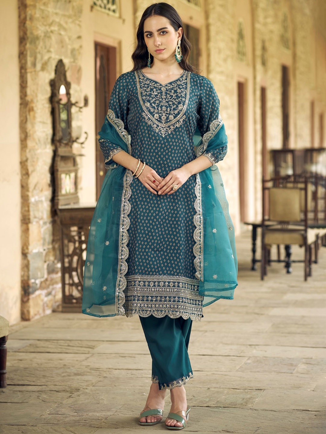 

VredeVogel Women Geometric Printed Regular Sequinned Kurta with Trousers & With Dupatta, Teal