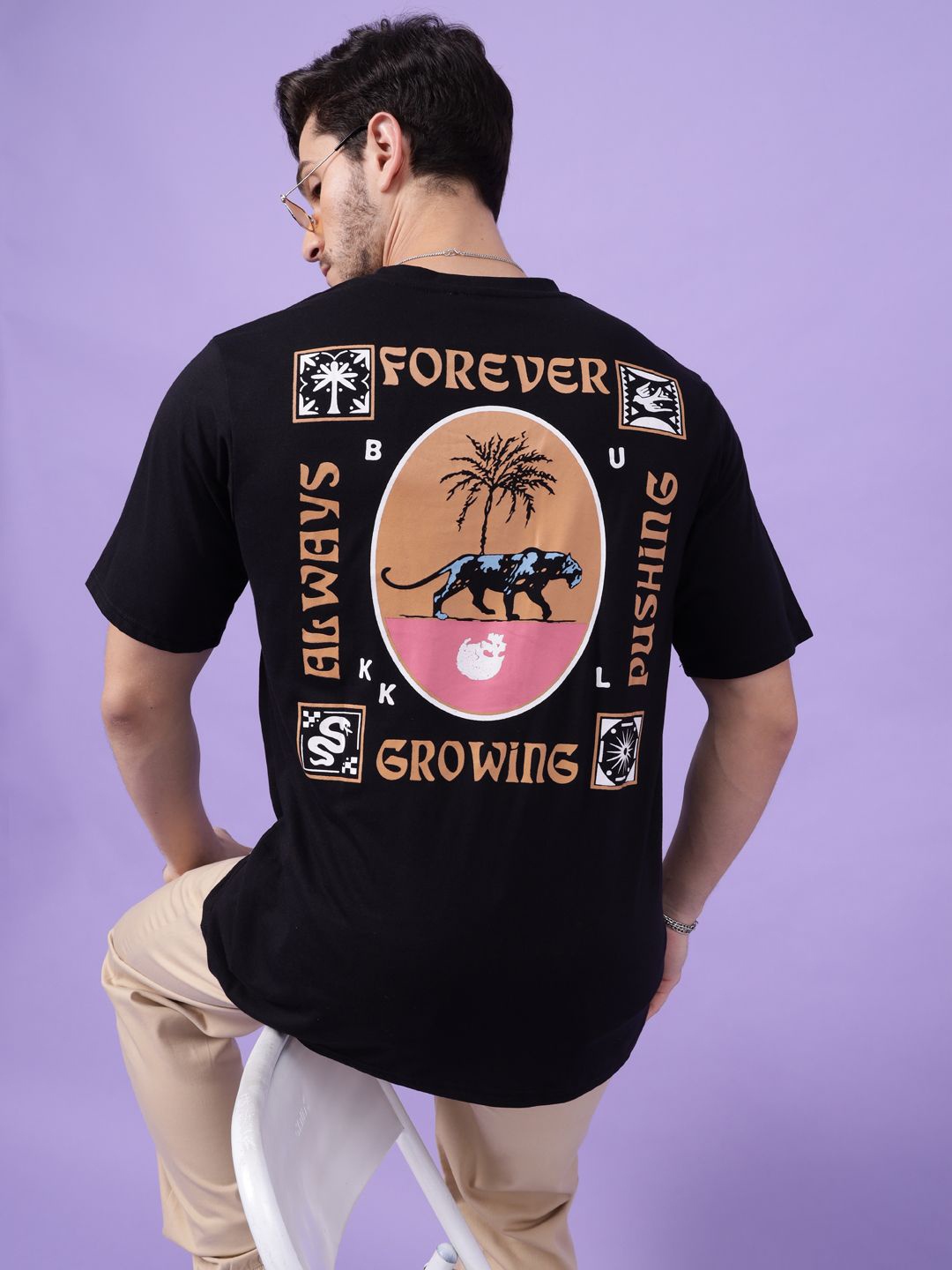 

Bukkl Men Typography Printed Round Neck Oversized T-shirt, Black