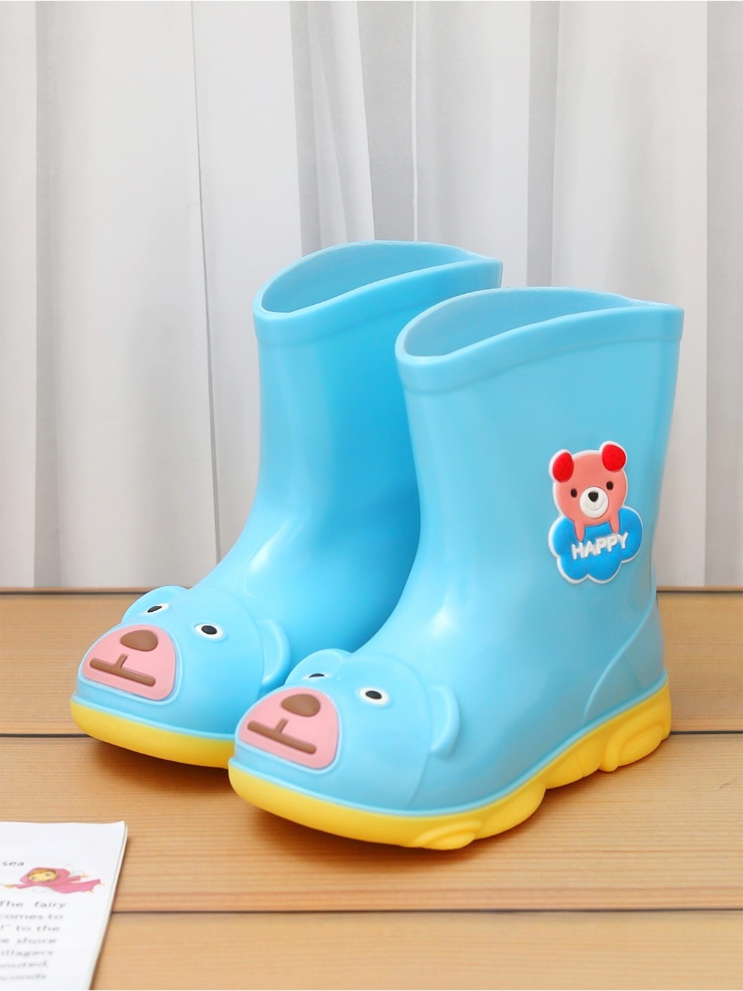 

Yellow Bee Boys Bear Themed Rain Boots, Blue