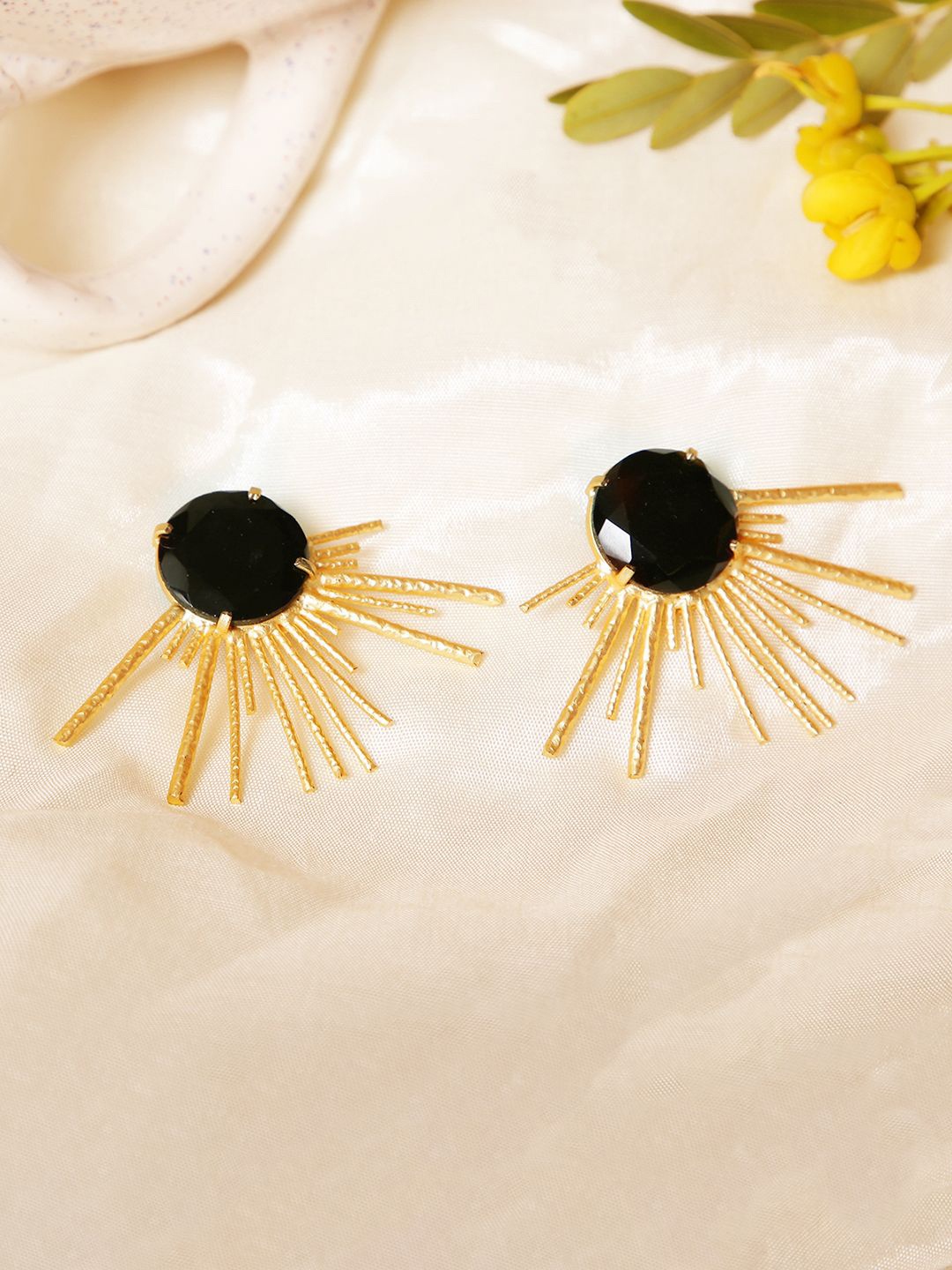 

XAGO Women Contemporary Gold-Plated Studs Earrings, Black