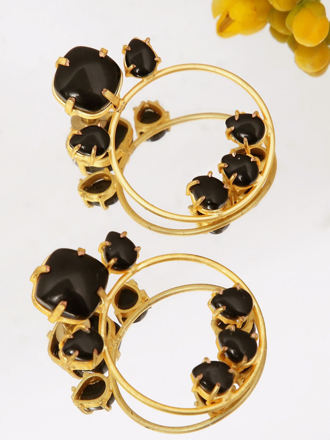 

XAGO Women Contemporary Gold-Plated Studs Earrings, Black