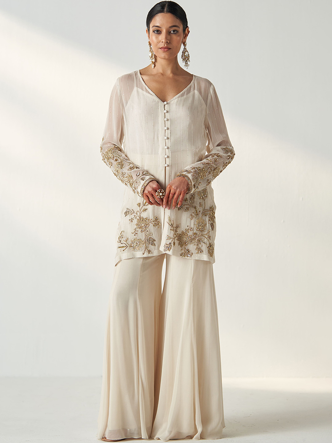 

STUDIO BAGECHAA Women Floral Embroidered Regular Sequinned Kurti with Sharara, White