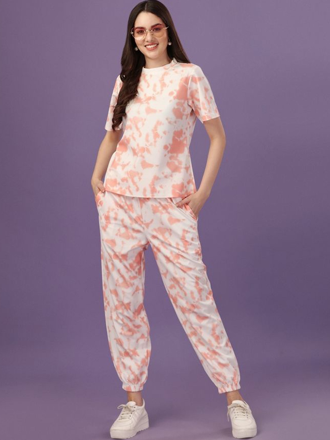 

Titanium Silk Industries Printed T-Shirt With Joggers Co-Ords, Peach