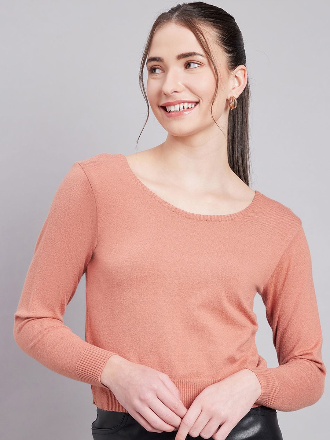

CLAPTON Solid Round Neck Top, Coral