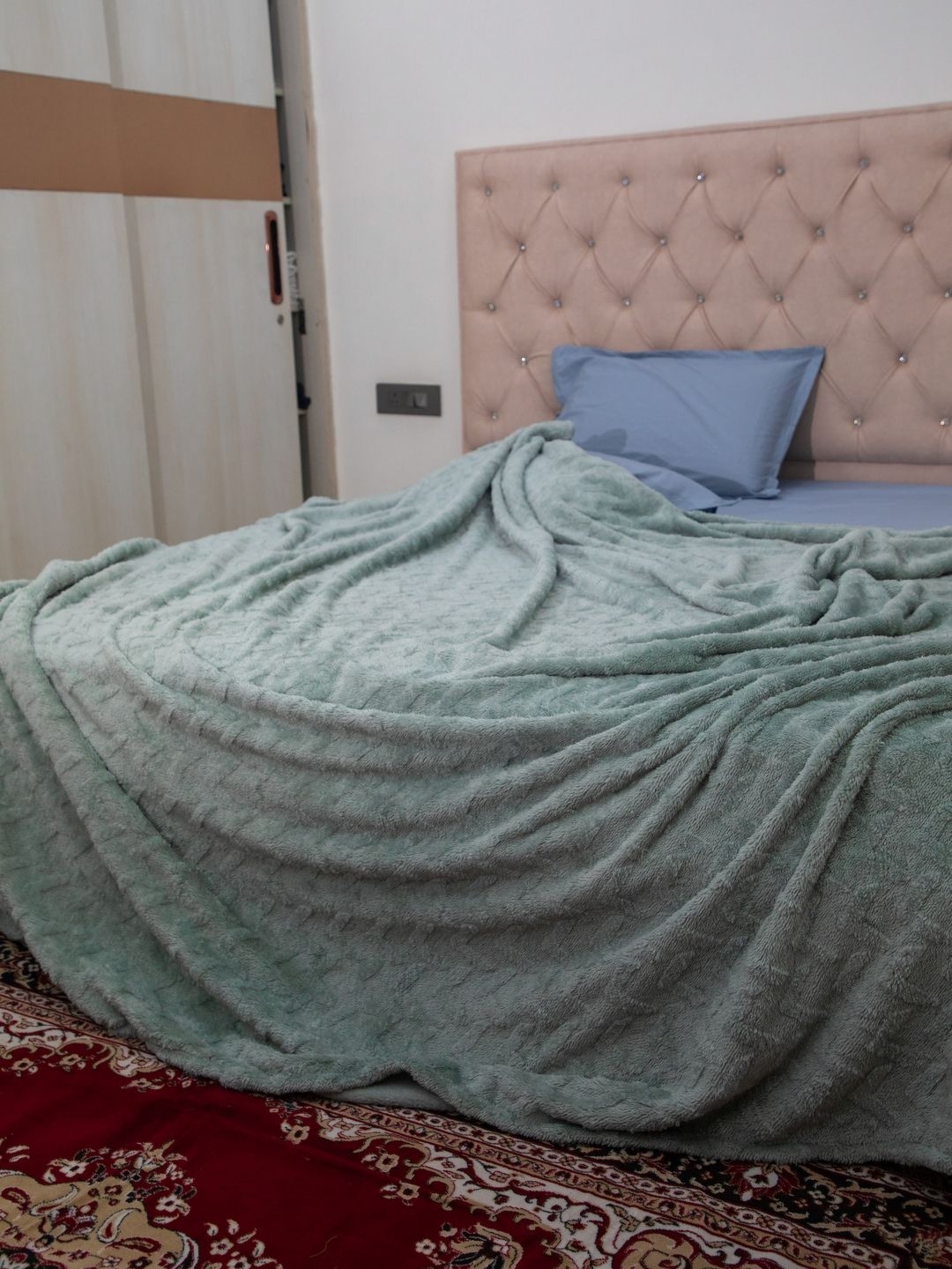 

STUDIOHMK Sea Green AC Room 300 GSM Double Bed Comforter Blankets
