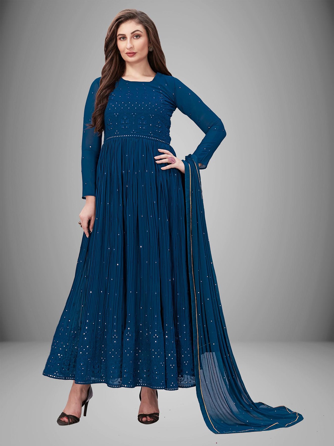 

Trendmalls Women Floral Embroidered Regular Sequinned Kurta with Trousers & With Dupatta, Teal