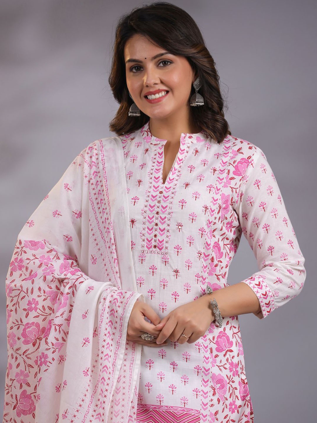 

Readiprint Women Floral Printed Pure Cotton Kurta with & Trousers Set, White