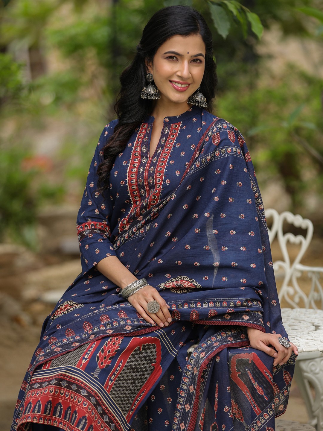 

Readiprint Women Printed Regular Sequinned Pure Cotton Kurta with Trousers Sets, Navy blue