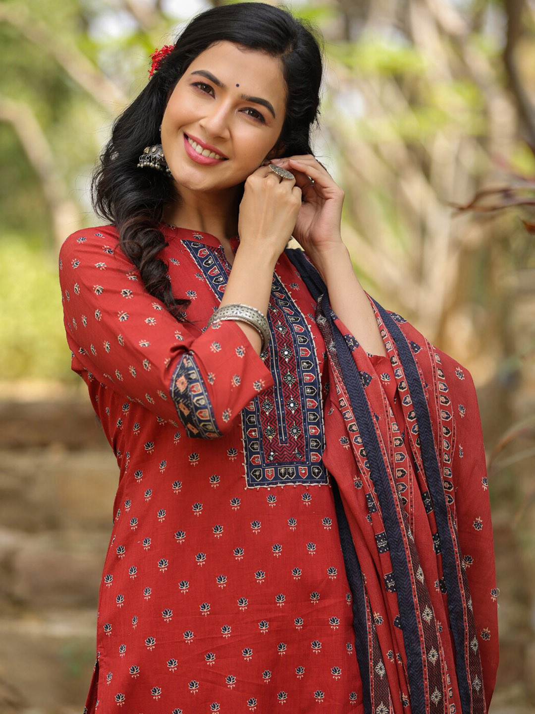 

Readiprint Women Printed Regular Sequinned Pure Cotton Kurta with Trousers Set, Maroon