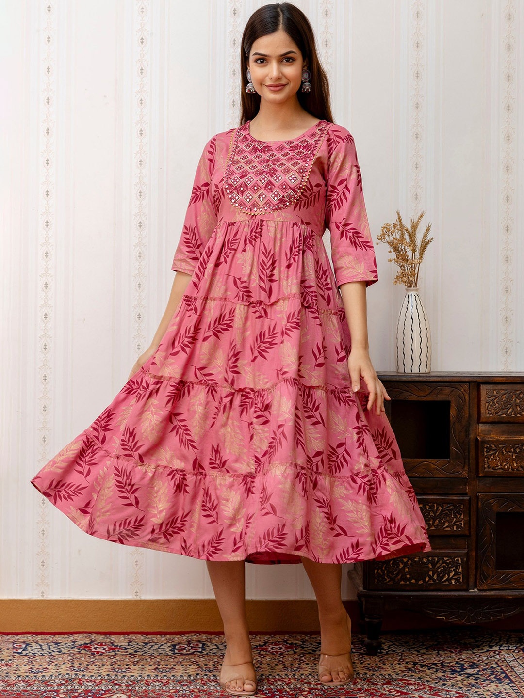 

BAIRAJ Women Floral Printed Gotta Patti Anarkali Kurta, Pink