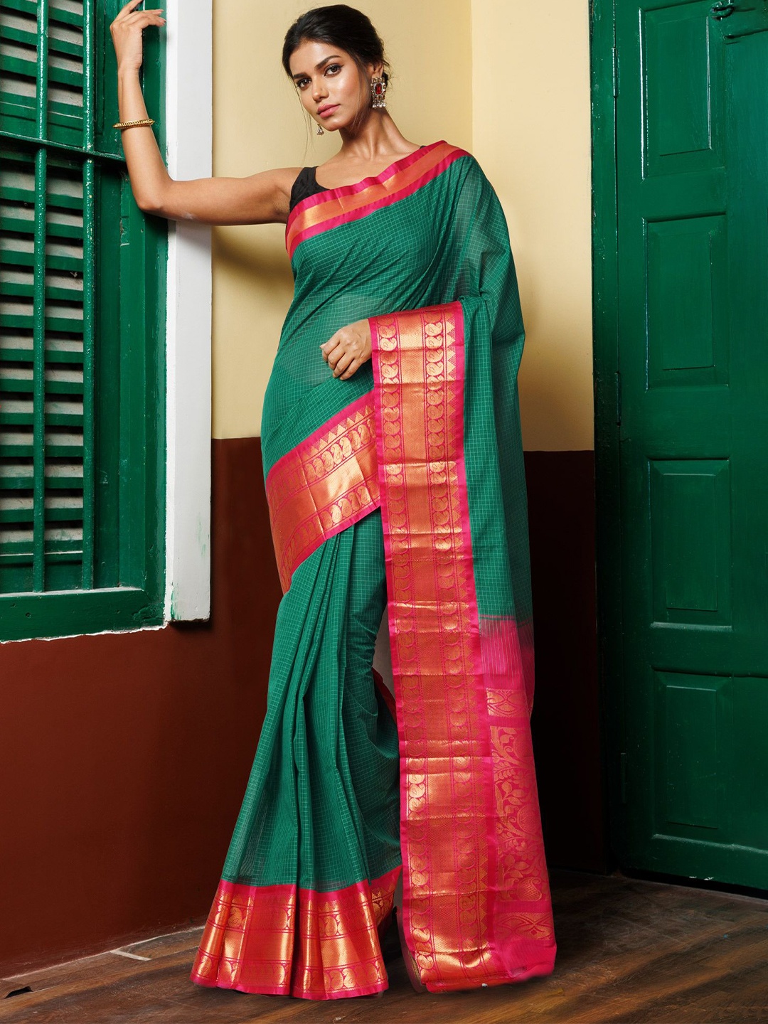 

Unnati Silks Checked Zari Pure Cotton Handloom Gadwal Saree, Green