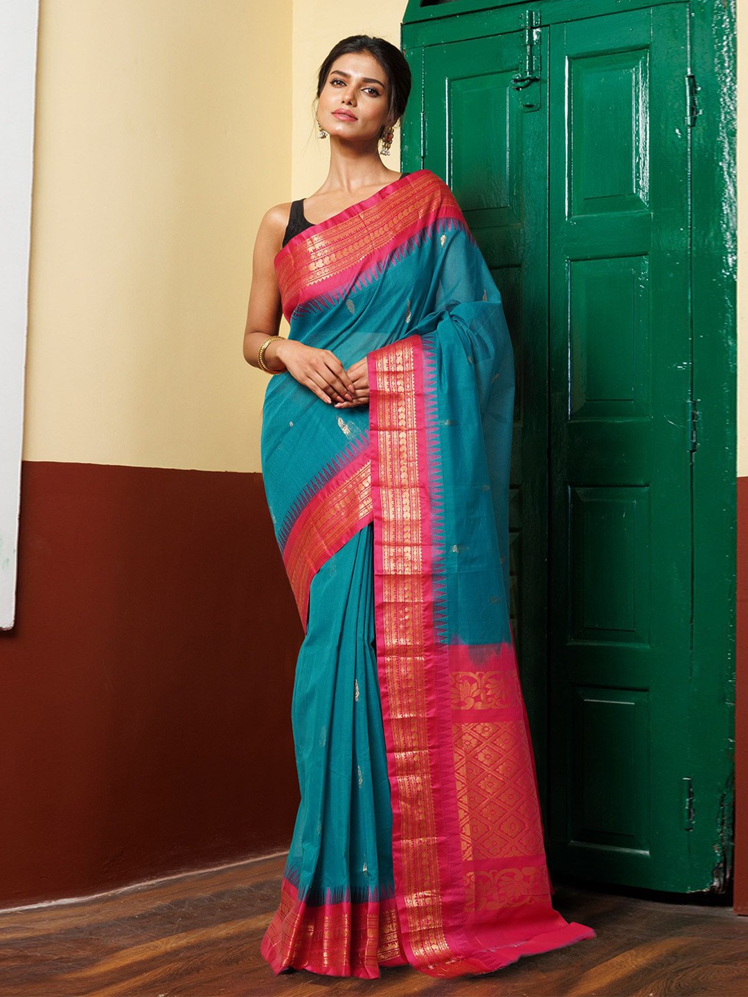 

Unnati Silks Ethnic Motifs Pure Cotton Handloom Gadwal Saree, Green