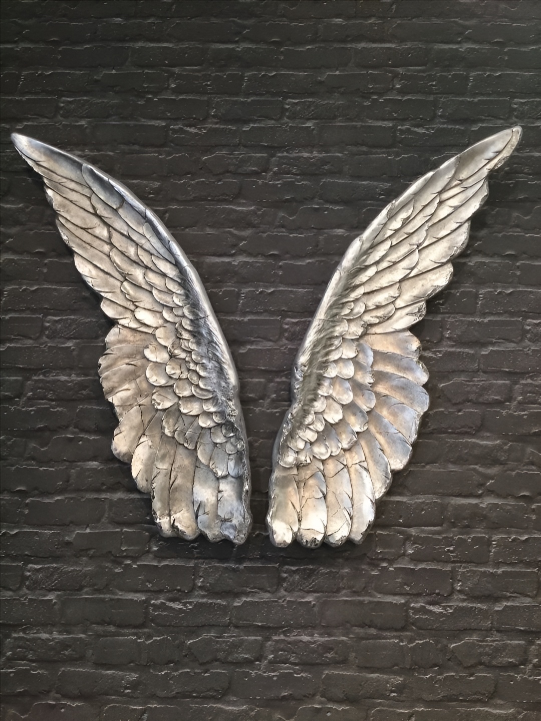 

VAS collection home 2 Pcs Grey Feather Designed Wood Wall Decor Plates
