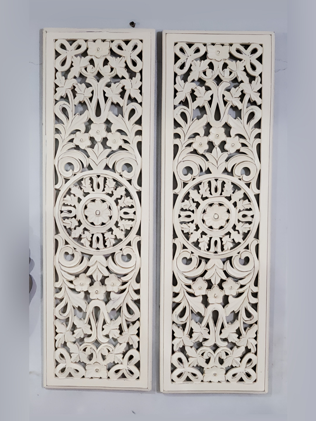 

VAS collection home White 2 Pieces Textured Wooden Wall Plates