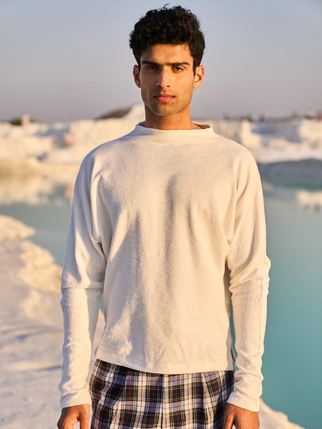 

Dash and Dot Men Solid Round Neck Relaxed Fit T-shirt, White
