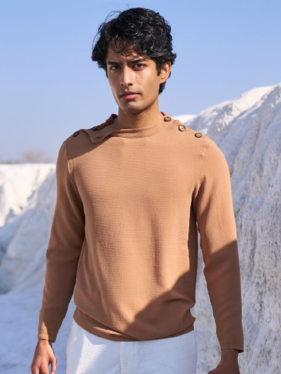 

Dash and Dot Men Solid Round Neck T-shirt, Camel brown