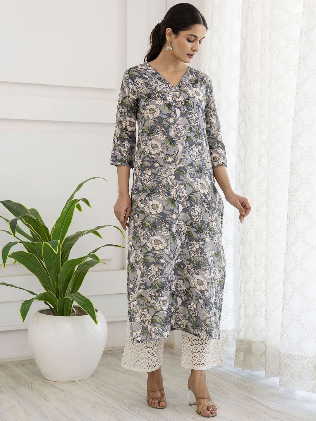 

Nayo Ethnic Printed Straight Kurta, Grey