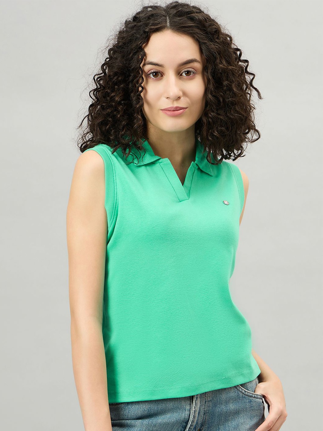 

FEMEA Women Solid Polo Collar Sleeveless T-shirt, Green