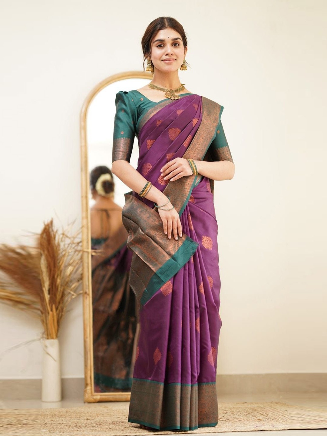 

AVANTIKA FASHION Woven Design Zari Banarasi Saree, Purple