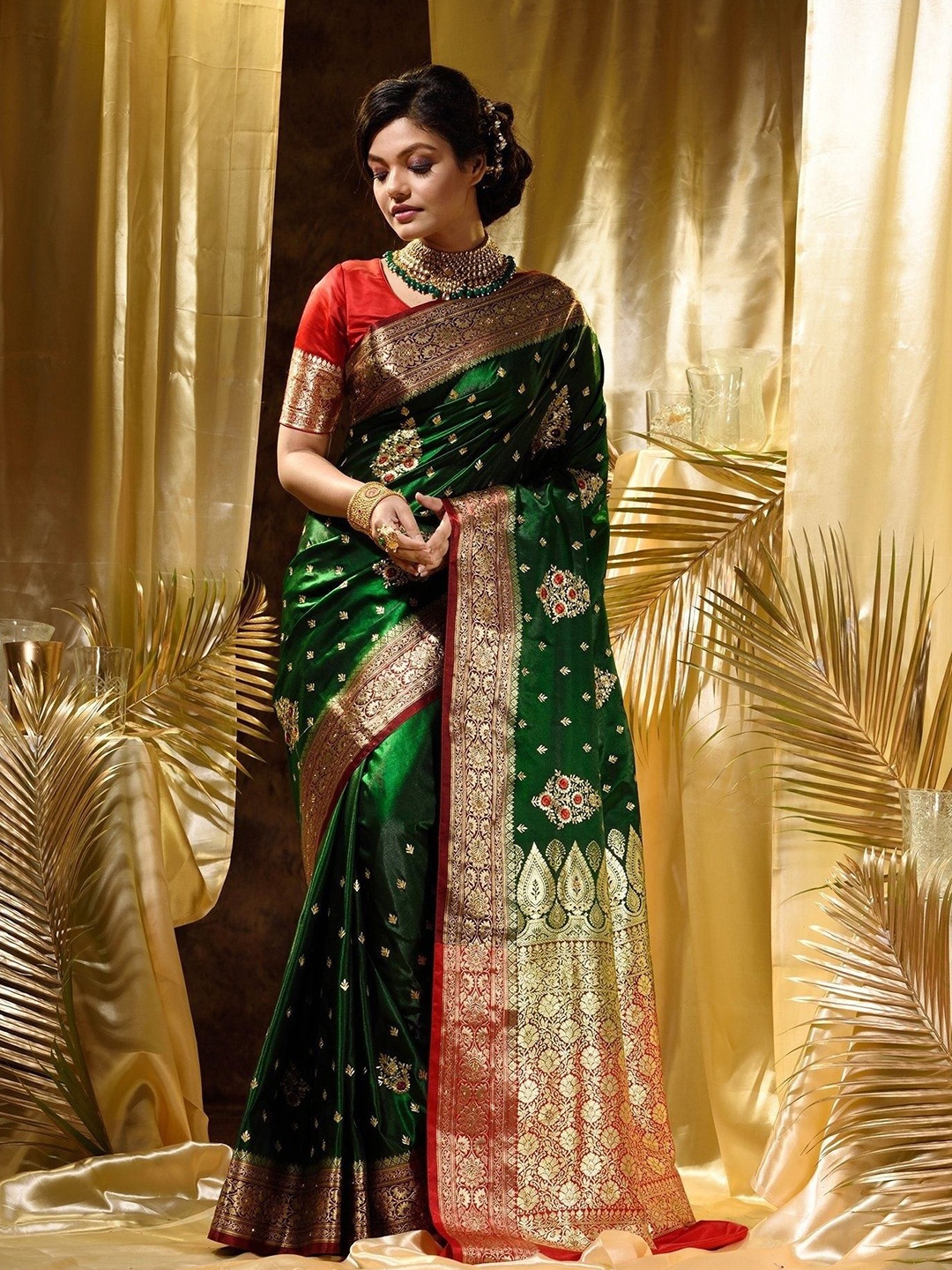 

AVANTIKA FASHION Ethnic Motifs Zari Banarasi Saree, Green