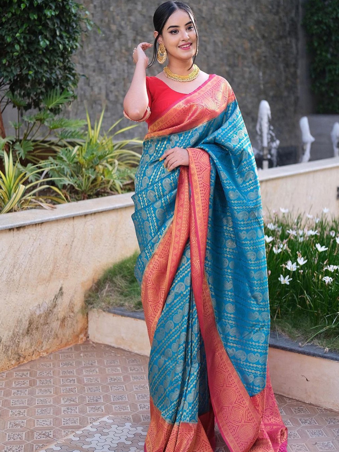 

AVANTIKA FASHION Woven Design Zari Banarasi Saree, Blue