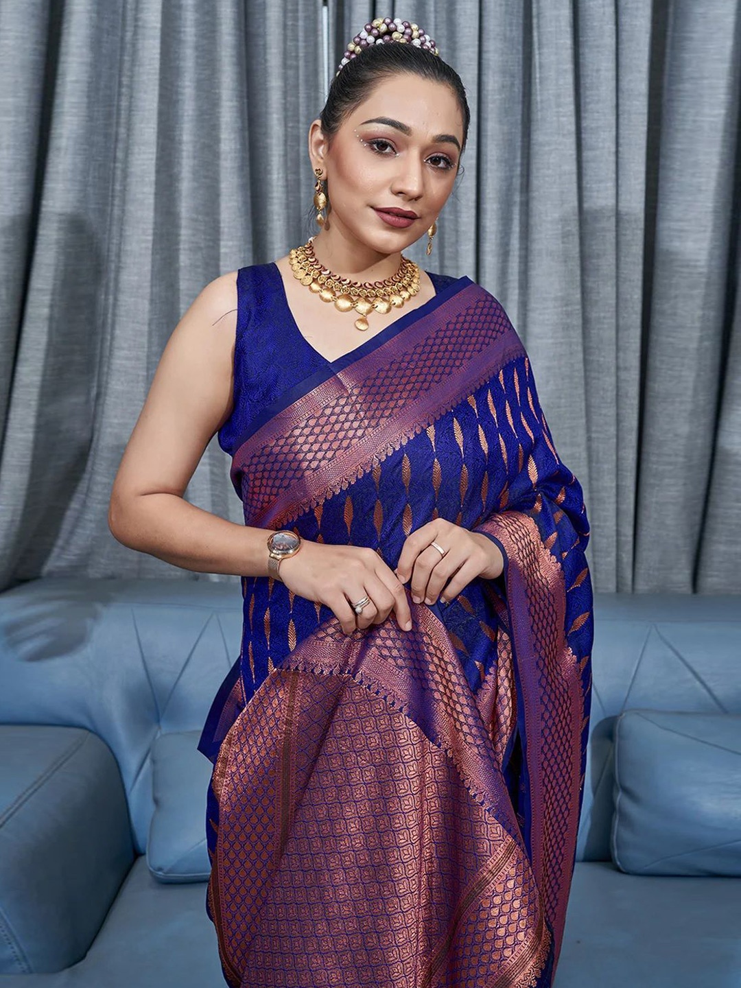 

AVANTIKA FASHION Woven Design Zari Banarasi Saree, Blue