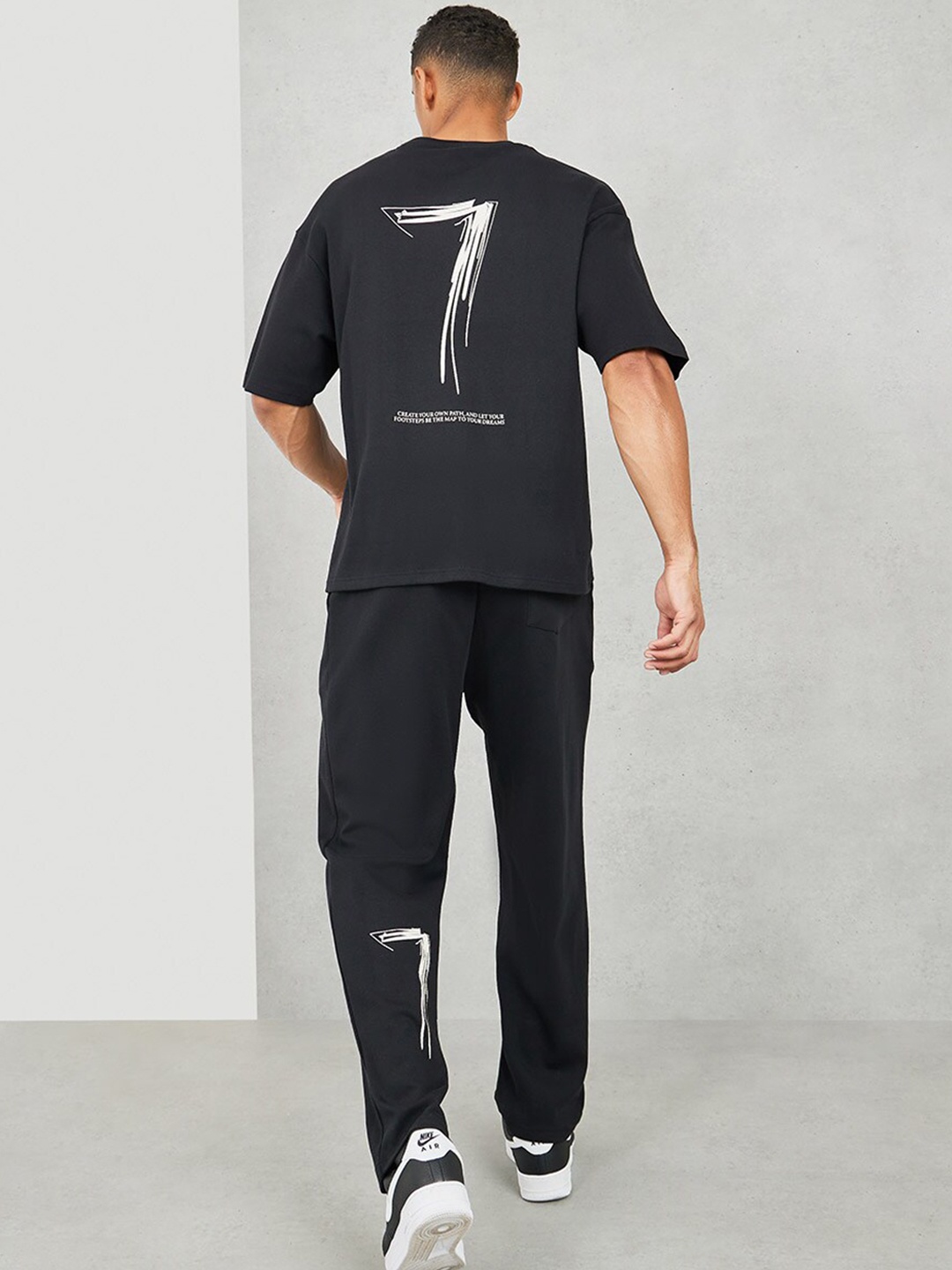 

Styli Oversized T-Shirt With Trousers Co-Ords, Black