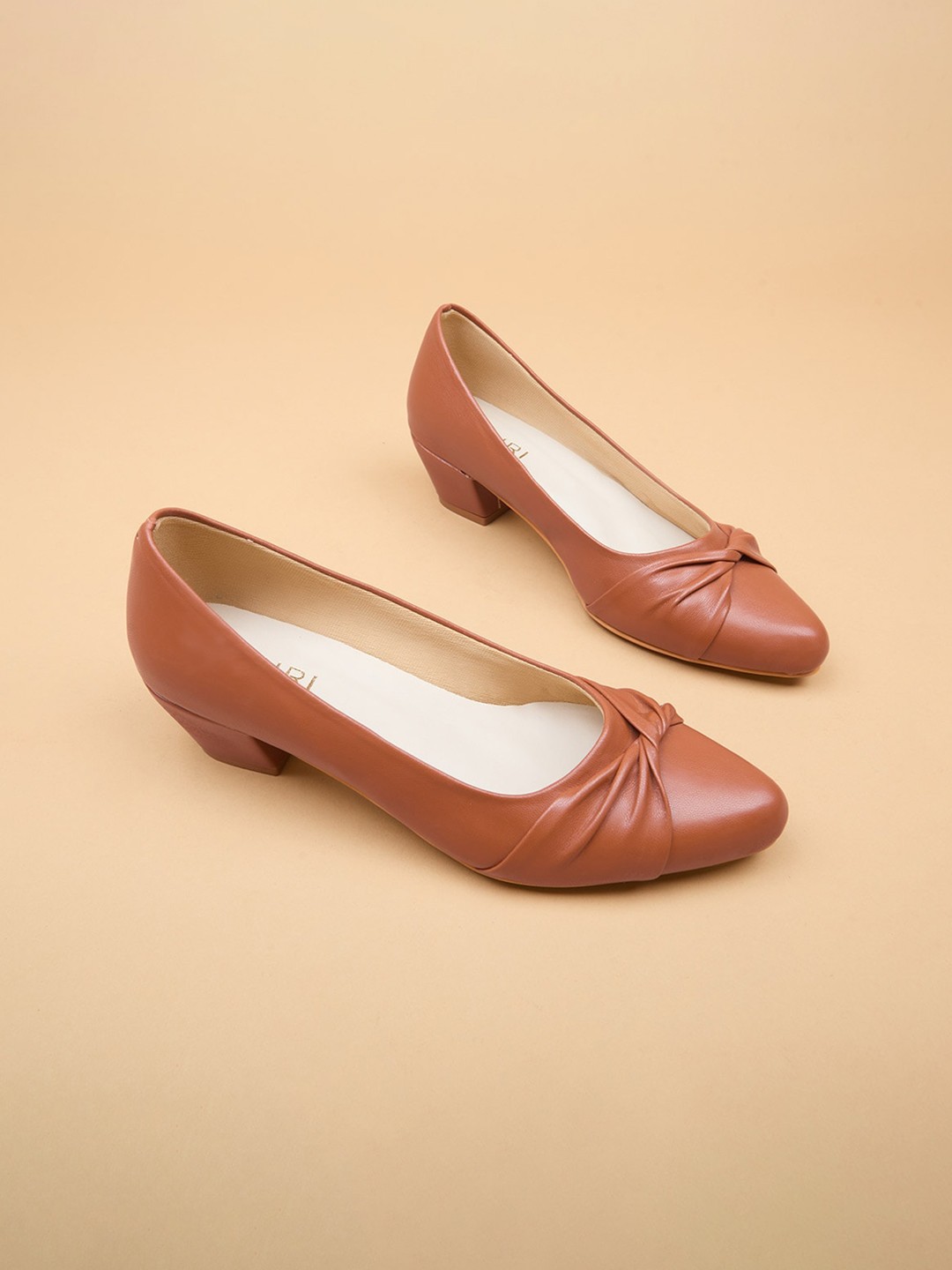 

Ozuri Synthetic Block Heel Pumps, Brown