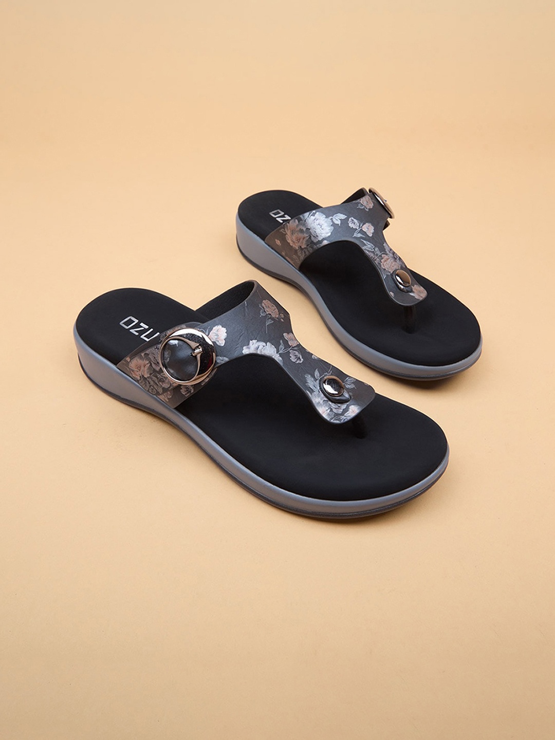 

Ozuri Printed Suede Comfort Heel Sandals, Black
