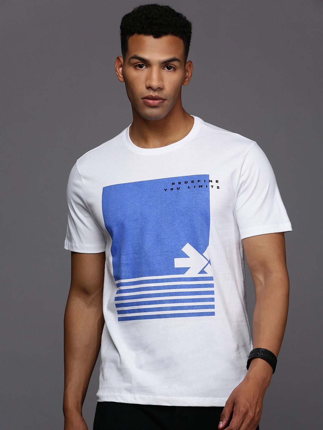 

HRX by Hrithik Roshan Men Graphic Printed Round Neck T-shirt, White