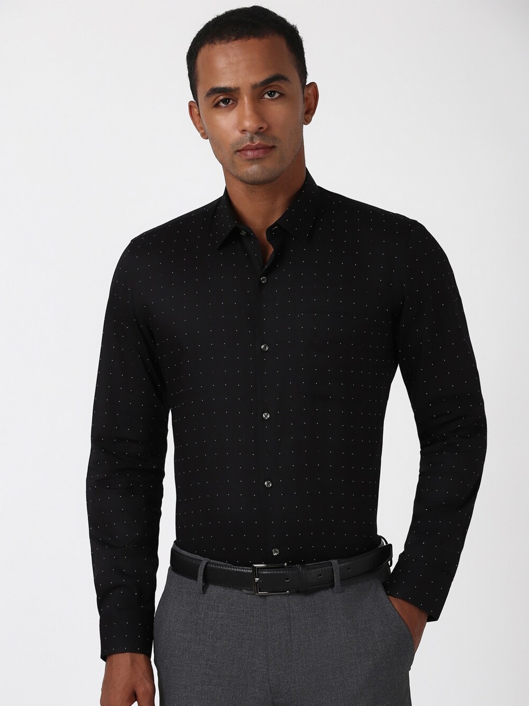 

Peter England Men Micro Ditsy Printed Slim Fit Opaque Formal Shirt, Black