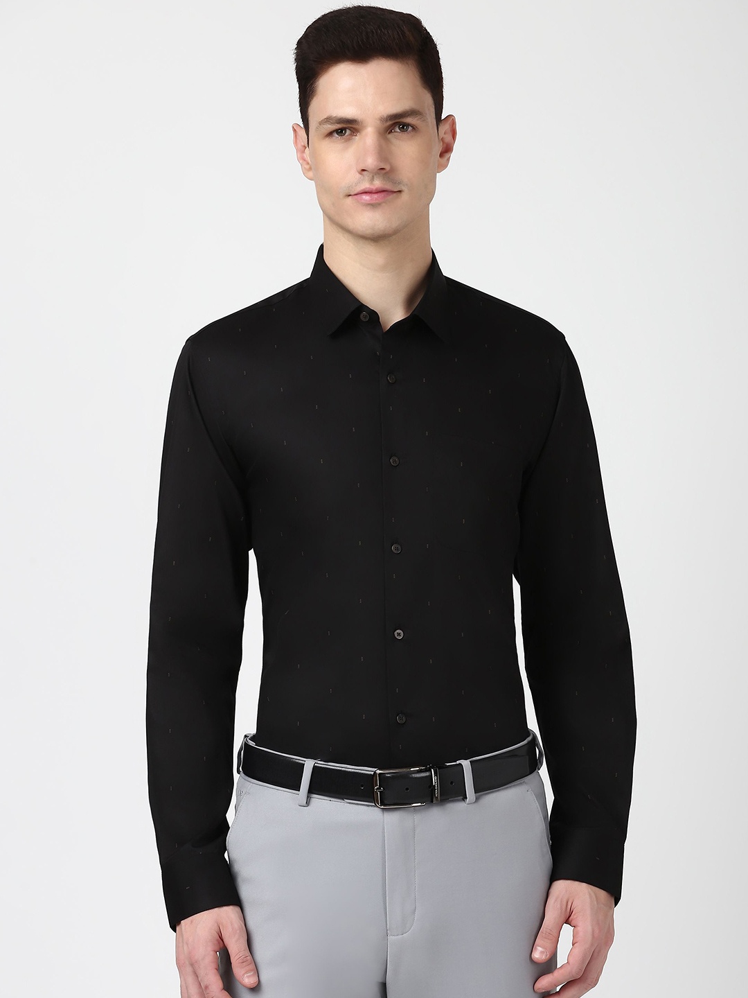

Peter England Men Solid Slim Fit Opaque Formal Shirt, Black