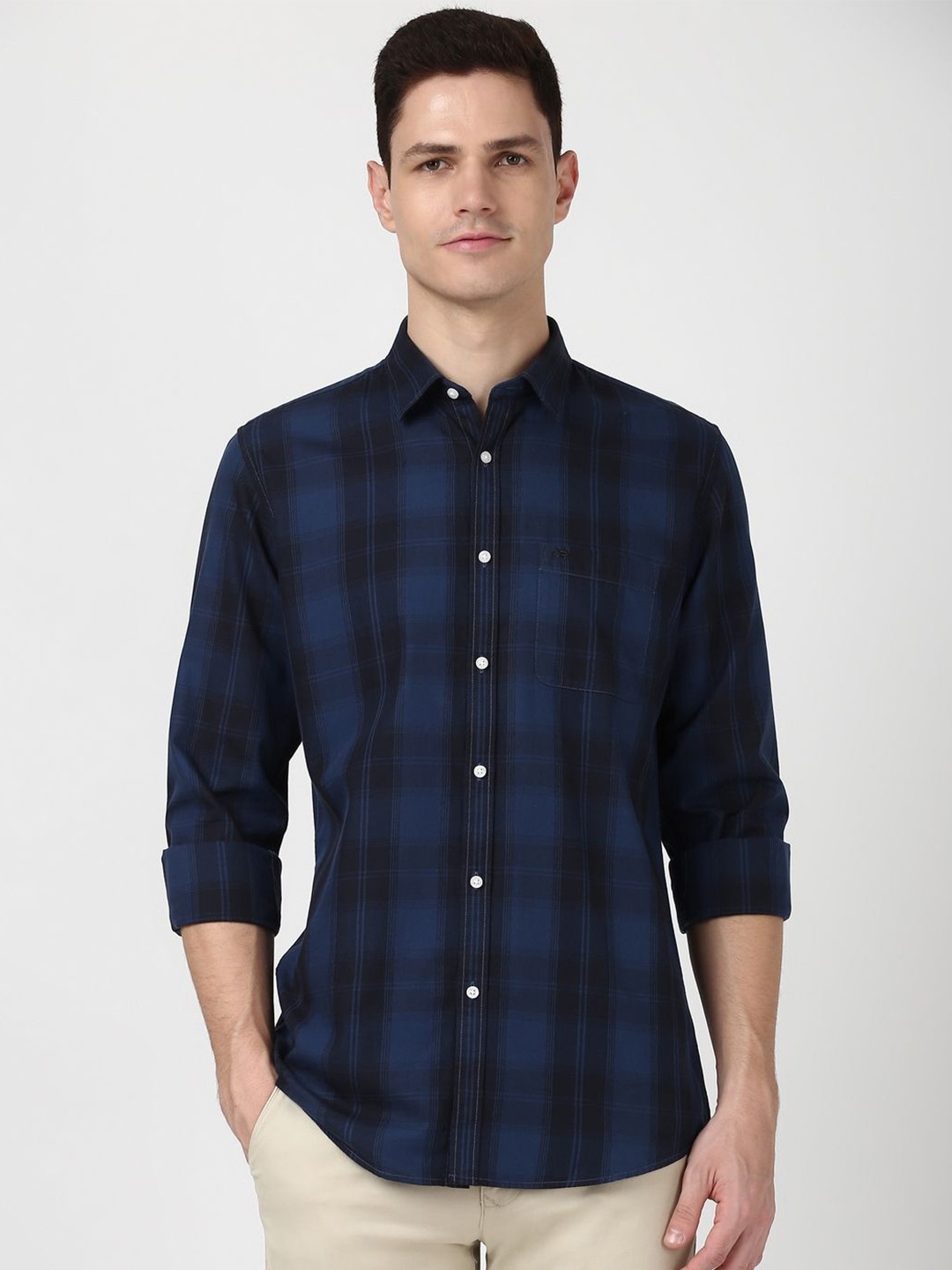 

Peter England Casuals Men Checked Tartan Checks Slim Fit Opaque Casual Shirt, Navy blue