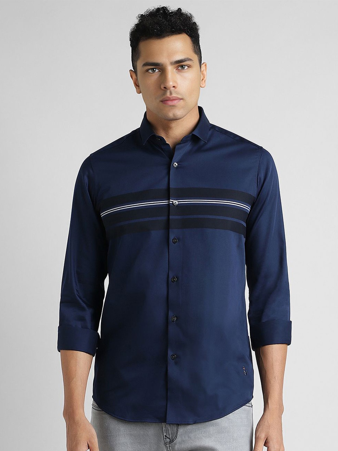 

SIMON CARTER LONDON Men Solid Slim Fit Opaque Casual Shirt, Navy blue