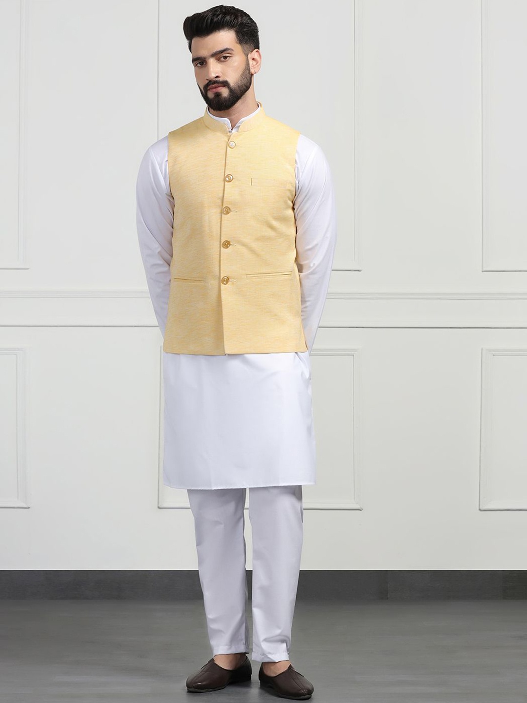 

TAHVO Mandarin Collar Straight Solid Kurta Sets, White