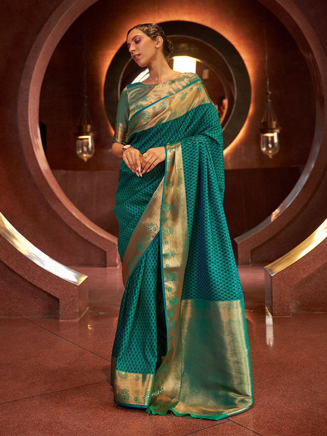 

Ishin Woven Design Zari Banarasi Saree, Green