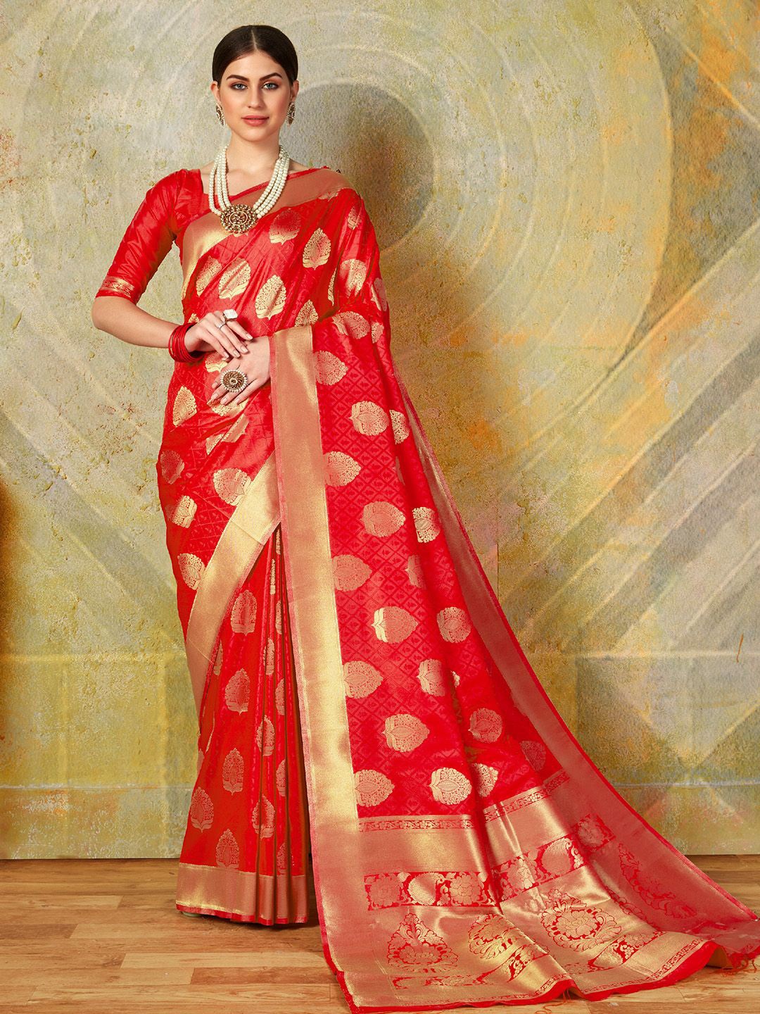 

Ishin Woven Design Zari Banarasi Saree, Red