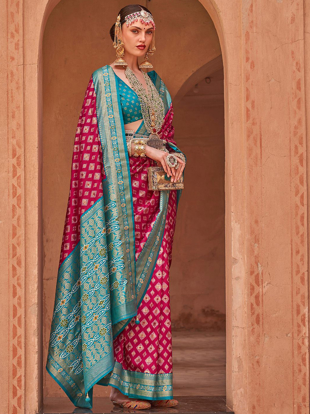 

Ishin Woven Design Zari Banarasi Saree, Pink