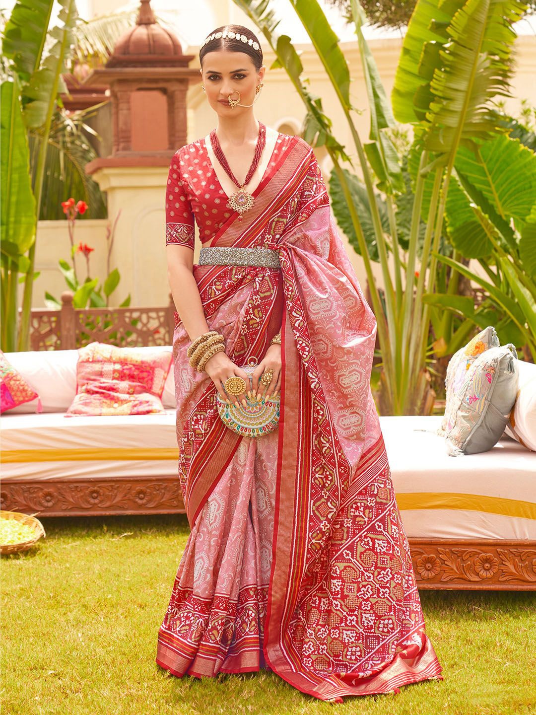 

Ishin Ethnic Motifs Woven Design Banarasi Saree, Pink