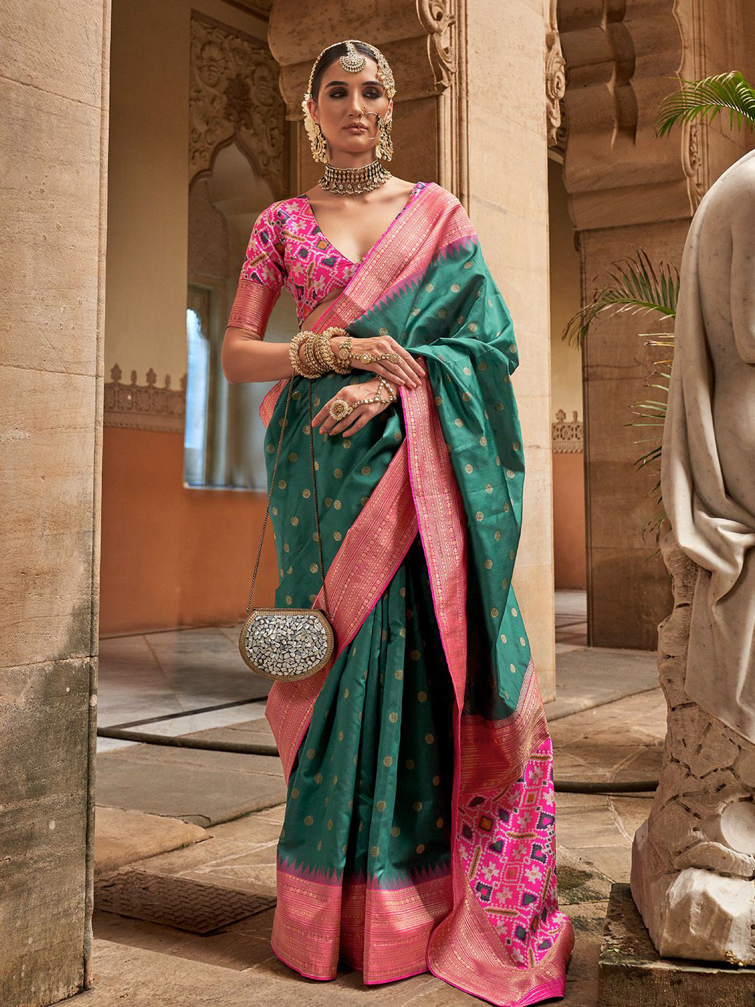 

Ishin Woven Design Zari Banarasi Saree, Pink