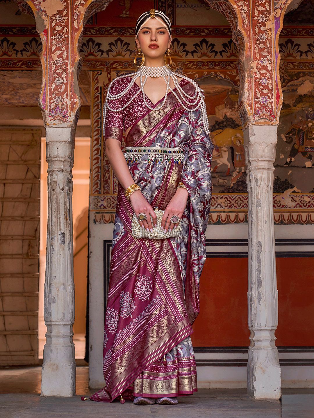 

Ishin Woven Design Zari Banarasi Saree, Grey