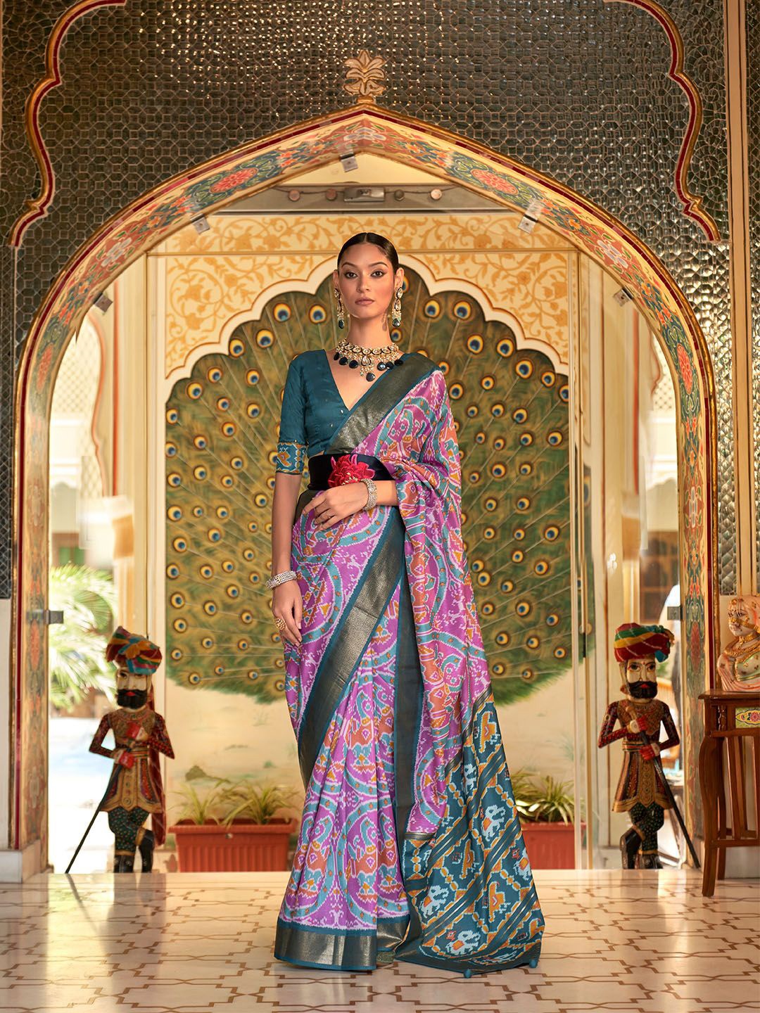 

Ishin Ethnic Motifs Zari Banarasi Saree, Pink