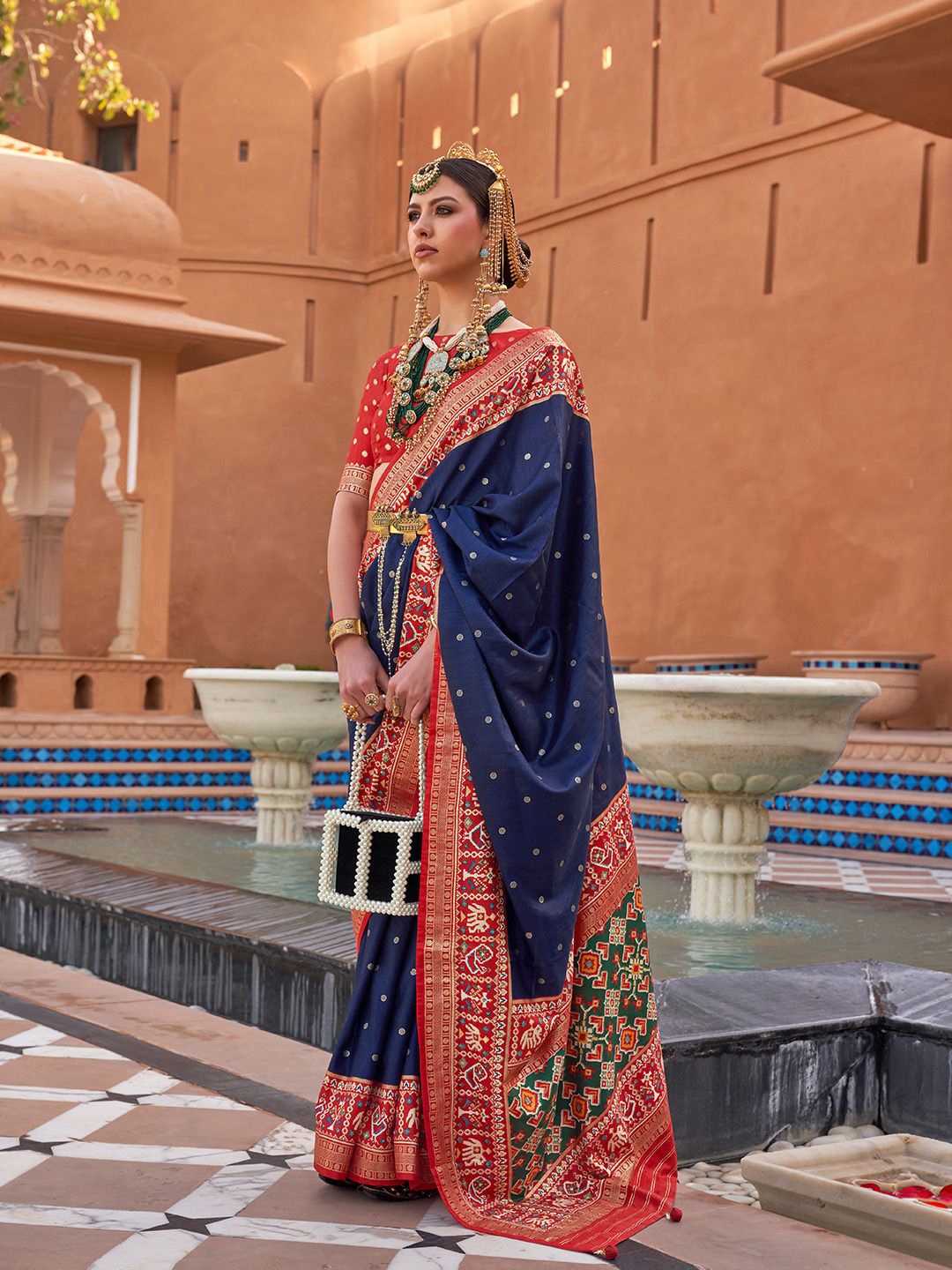 

Ishin Woven Design Zari Banarasi Saree, Navy blue