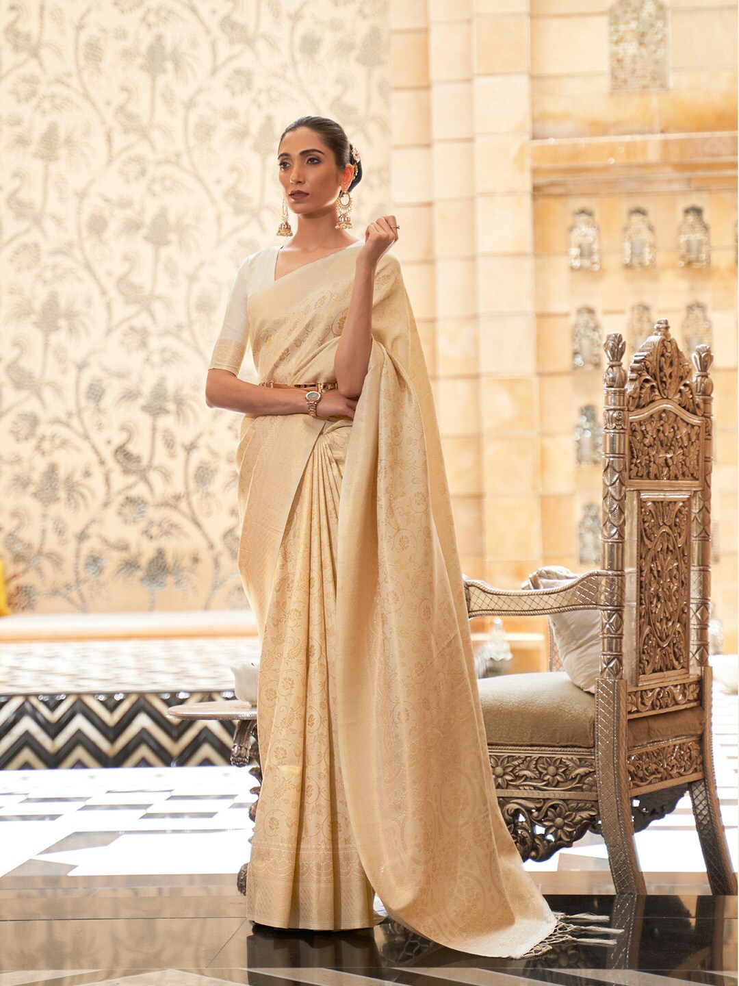 

Ishin Woven Design Zari Banarasi Saree, White