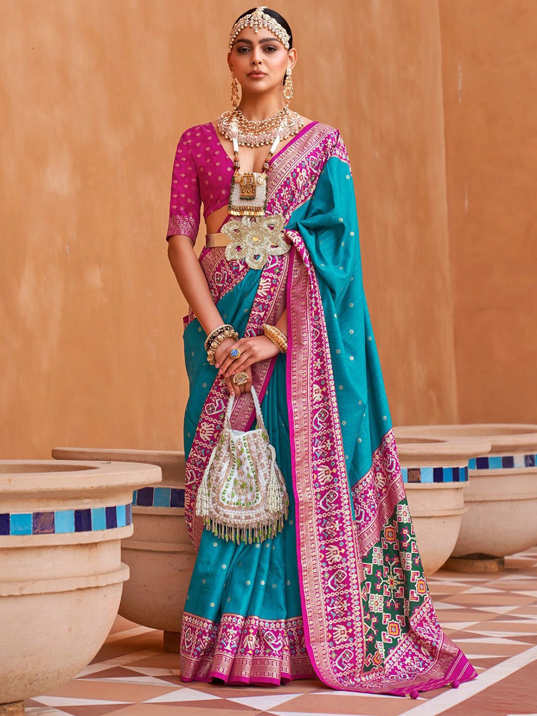 

Ishin Woven Design Zari Banarasi Saree, Turquoise blue